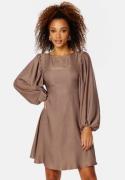 BUBBLEROOM Charli Balloon Sleeve Dress Nougat 34