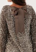 Pieces Pckam Ls Deep Back Bow Dress Morel Detail:silver Sequins  M