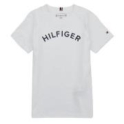 Lyhythihainen t-paita Tommy Hilfiger  U HILFIGER ARCHED TEE  12 vuotta