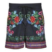 Shortsit & Bermuda-shortsit Versace Jeans Couture  GADD17-G89  IT 46