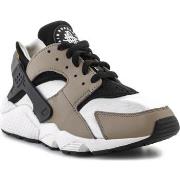 Kengät Nike  Air Huarache DD1068-007  45