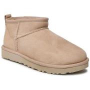 Saappaat UGG  NILKKASAAPPAAT  CLASSIC ULTRA MINI  38