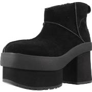 Saappaat UGG  W NEW HEIGHTS PLATFORM MIN  37