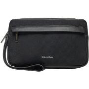 Pikkulaukut Calvin Klein Jeans  CK MUST MONO WASHBAG K50K512799  Yksi ...