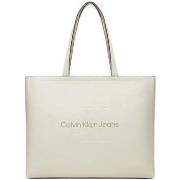 Laukut Calvin Klein Jeans  SCULPTED SLIM TOTE34 MONO K60K612222  Yksi ...