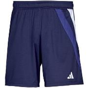 Shortsit & Bermuda-shortsit adidas  -  EU S