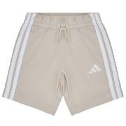 Shortsit & Bermuda-shortsit adidas  -  3 / 4 vuotta