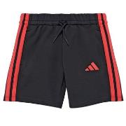 Shortsit & Bermuda-shortsit adidas  -  3 / 4 vuotta