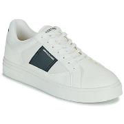 Kengät Armani Exchange  XUX241  41