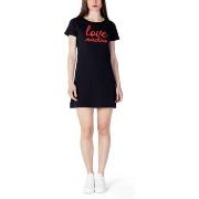 Lyhyt mekko Love Moschino  STAMPA LOGO W 5 929 27 M 4405  EU XS