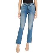 Bootcut-farkut Guess  SEXY FLARE W5YA0L D5PY5  IT 38