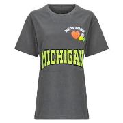 Lyhythihainen t-paita Newtone  TRUCKER NWTLOVE  T3