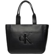 Laukut Calvin Klein Jeans  RAISED CK MEDIUM TOTE LV04F3218G  Yksi Koko