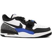 Kengät Nike  Air Jordan Legacy  41