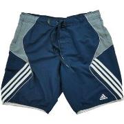 Shortsit & Bermuda-shortsit adidas  212243  EU L