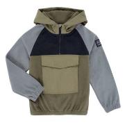 Svetari Ikks  X215053  3 vuotta