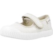 Balleriinat Victoria  1366171N  24