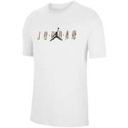 Lyhythihainen t-paita Nike  M J Sprt Dna Hbr SS Crew  EU L