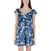 Lyhyt mekko Guess  ORSOLA FLARE DRESS W6GK30 W1819  EU S
