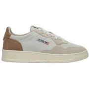 Kengät Autry  Baskets  Medalist en cuir daim beige  36