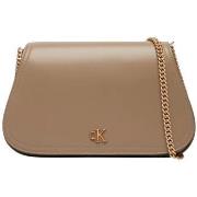 Pikkulaukut Calvin Klein Jeans  CK CURVED ON CHAIN LV04F1153G  Yksi Ko...