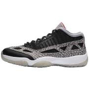 Kengät Nike  Air Jordan 11 Retro Low IE Black Cement  41