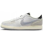 Kengät Nike  Terminator Low  43