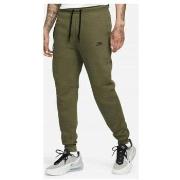 Jogging housut / Ulkoiluvaattee Nike  Tech Essentials  EU S