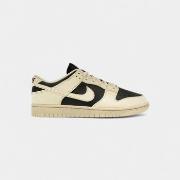 Kengät Nike  Dunk Low Next Nature Coconut Milk Black (Women's)  38