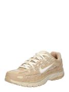 Nike Sportswear Matalavartiset tennarit 'P-6000 PRM'  hiekka / valkoin...