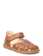 Sandals - Flat - Closed Toe - Brown ANGULUS