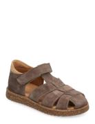 Sandals - Flat - Closed Toe - Brown ANGULUS