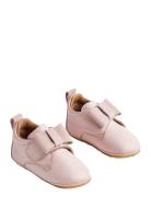 Indoor Shoe Bow Pink Wheat