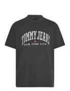 Tjm Reg Arc Varsity Washed Tee Black Tommy Jeans