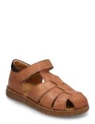 Sandals - Flat - Closed Toe - Brown ANGULUS
