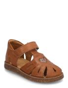 Sandals - Flat - Closed Toe Brown ANGULUS