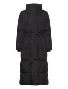 Lr-Mona Black Levete Room