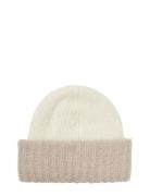Two-T D Soloma Beanie Cream Becksöndergaard