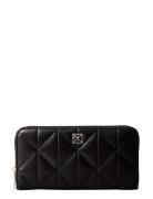 Quilted Long Zip Around Black Calvin Klein