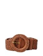 Henley Brown RE:DESIGNED EST 2003