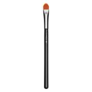 MAC Cosmetics 195 Concealer Brush