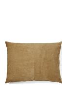 Wille 45X60 Cm Home Textiles Cushions & Blankets Cushions Brown Compli...