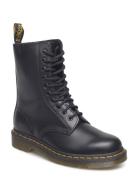 1490 Smooth Nyörisaappaat Black Dr. Martens