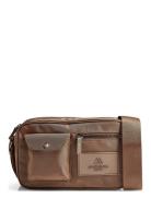 Darlambg Crossb., Monochrome Bags Crossbody Bags Brown Markberg