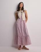 Pieces - Kukallinen - Pcsade Strap Long Dress Noos Bc