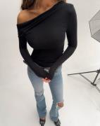 Nelly - Musta - Luxurious Ultra Soft Shoulder Top