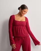 Nelly - Punainen - Cute Broderie LS Top