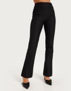 Selected Femme - Musta - Slfeliana Mw Slim Flared Pant Noos