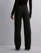 Only - Musta - Onlastrid Lw Pin Straight Pant Tlr