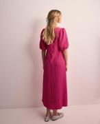 JDY - Vaaleanpunainen - Jdypenni S/S Open Back Midi Dress J